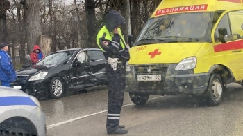 На Войкова в Керчи – авария с пострадавшими