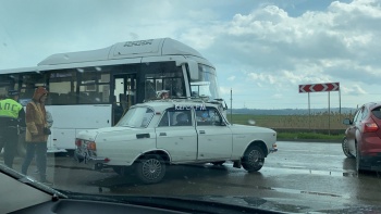 На Буденного в Керчи столкнулись автобус и «Москвич»