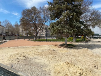В сквере на Ленина продолжается реконструкция
