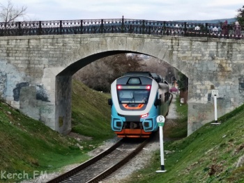 На Востоке Крыма повредили железнодорожные пути
