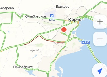 Со стороны Керчи очередь на Крымский мост растянулась до АЗС Атан