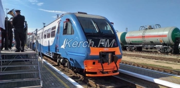 На Крымской железной дороге задерживаются семь поездов