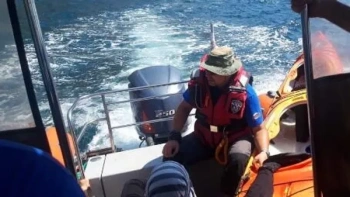 В Крыму двух человек на каяках едва не унесло в море