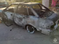 В Крыму из-за сварочных работ сгорели машина и жилой дом